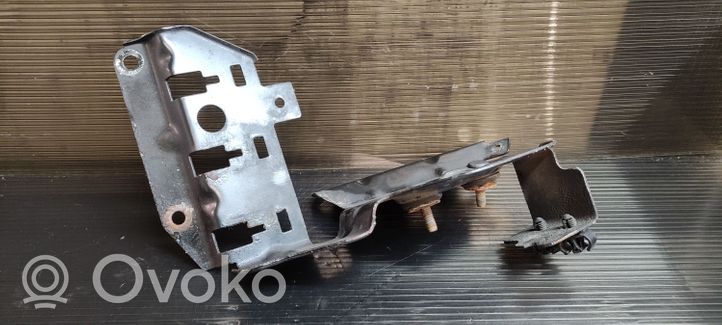 Audi A6 S6 C6 4F Kita variklio skyriaus detalė 03G131133C