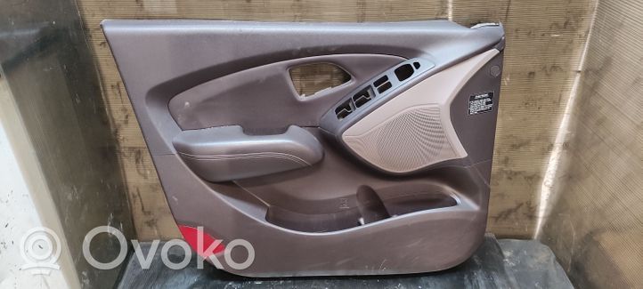 Hyundai ix35 Apmušimas priekinių durų (obšifke) 