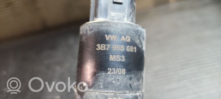 Volkswagen Golf Plus Žibintų apiplovimo skysčio siurbliukas 3B7955681