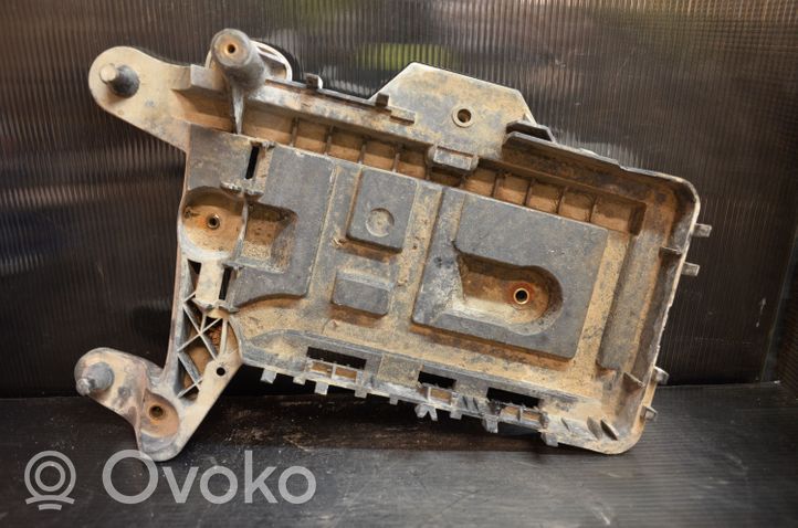 Volkswagen Tiguan Vassoio scatola della batteria 1K0915333