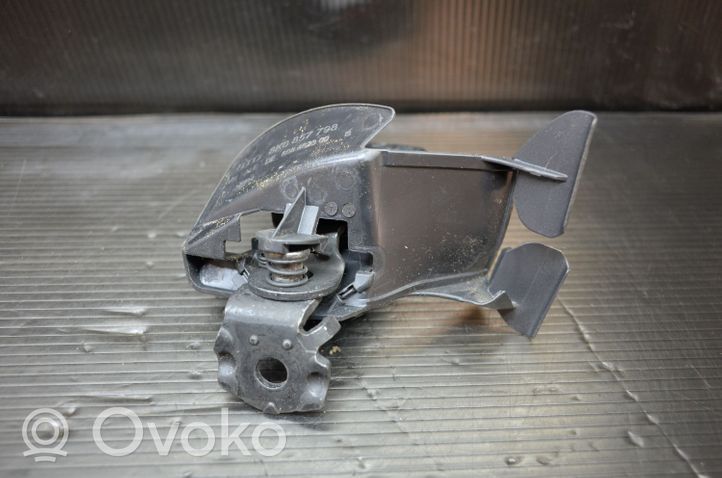 Audi A4 S4 B8 8K Klamra tylnego pasa bezpieczeństwa 8K0857740