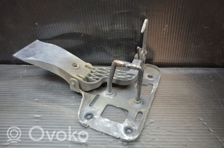 Audi A4 S4 B8 8K Engine bonnet/hood lock/latch loop/hook 8T0823480