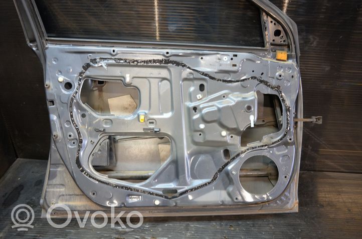 Toyota Avensis T250 Drzwi przednie 