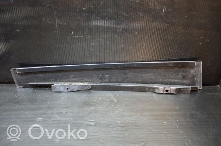 Volkswagen Caddy Moulure de vitre de la porte avant 2K0837902