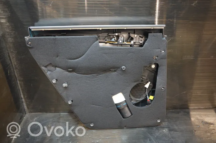 Audi Q7 4L Takaoven verhoilu 4L0863981