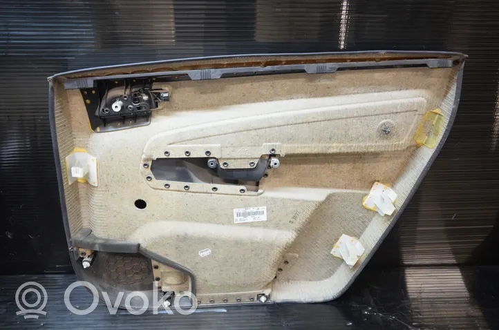 Opel Zafira B Takaoven verhoilu 