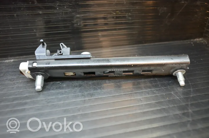 Opel Zafira B Rail de réglage hauteur de ceinture de sécurité 13193568