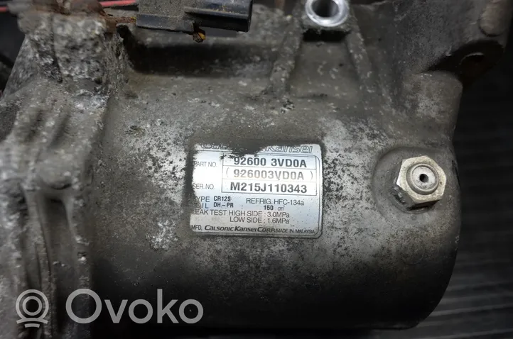Nissan Juke I F15 Ilmastointilaitteen kompressorin pumppu (A/C) 926003VD0A
