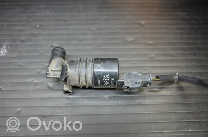 Citroen C5 Pompa spryskiwacza szyby przedniej / czołowej 9643447980