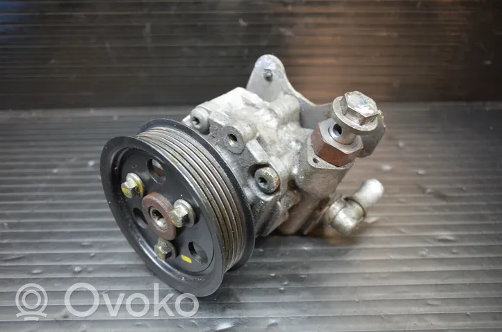 Citroen C5 Power steering pump 9672589380