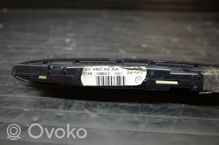 Chrysler Voyager Monitor del sensore di parcheggio PDC 56046042AA