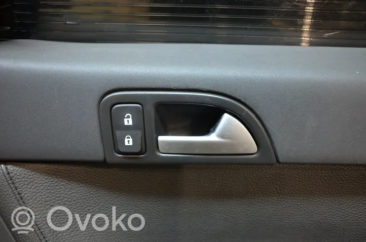 Volvo V50 Rivestimento del pannello della portiera anteriore 