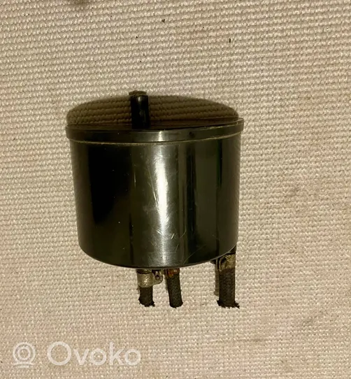 Mercedes-Benz 190 230 W110 W111 Réservoir d'air sous vide 