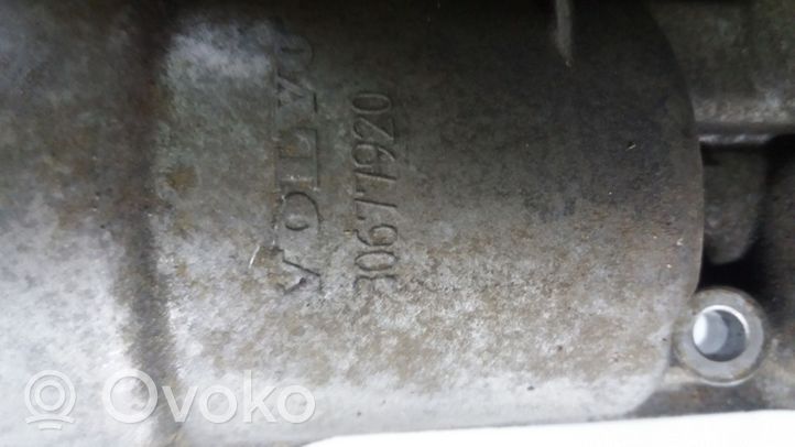 Volvo S80 Supporto di montaggio del filtro dell’olio 30677920