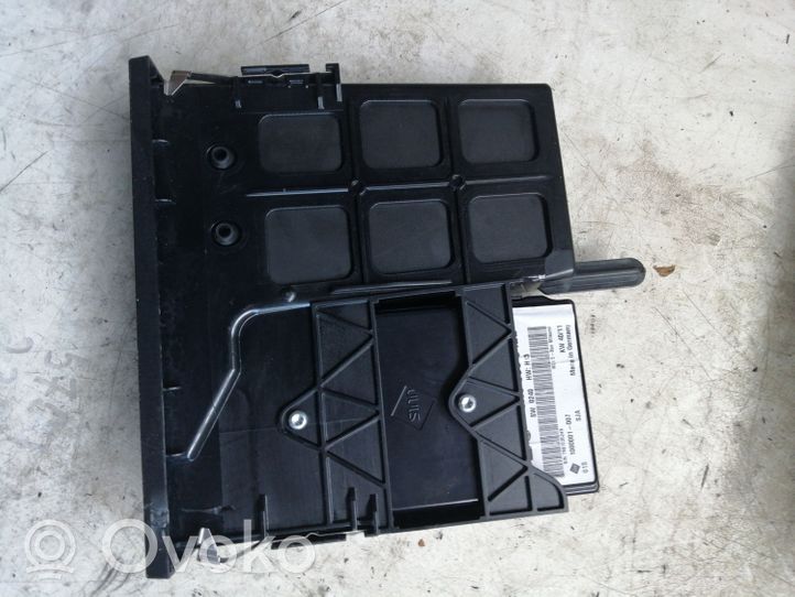 Volkswagen Golf VI Unidad central de control multimedia 5N0035341F