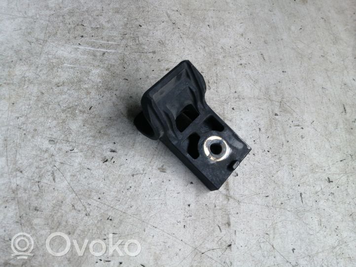 Opel Meriva B Radiator mount bracket 13262692