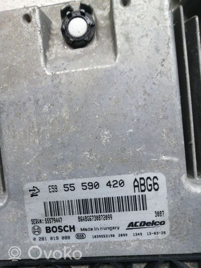 Opel Meriva B Calculateur moteur ECU 55590420ABG6