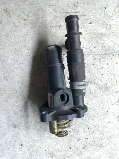 Ford Fiesta Boîtier de thermostat / thermostat 4M5GEFLF51