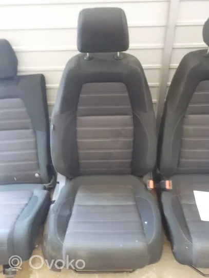 Honda CR-V Seat set 