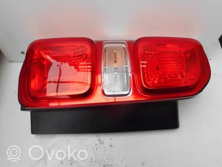 Toyota Proace Luci posteriori 9808243180