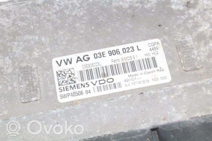 Volkswagen Polo V 6R Calculateur moteur ECU 03E906023L