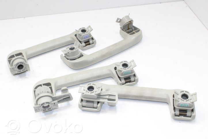 Volvo V40 Un set di maniglie per il soffitto 31305679