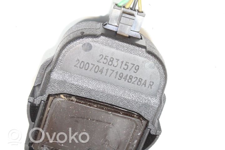 Opel Antara Lietus sensors 25831579