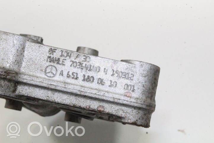 Mercedes-Benz E A207 Supporto di montaggio del filtro dell’olio A6511800610