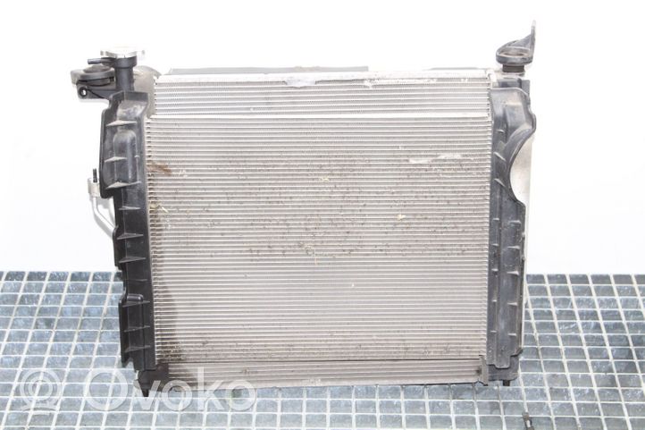 Hyundai ix35 Set del radiatore 253042Y300