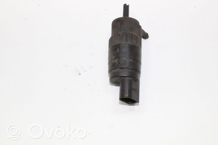 Volkswagen PASSAT CC Pompa spryskiwacza szyby przedniej / czołowej 1K5955651