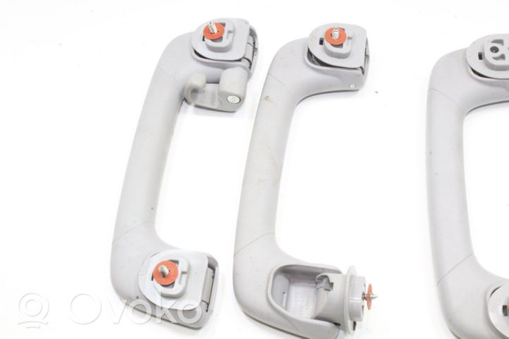 Hyundai i40 A set of handles for the ceiling 