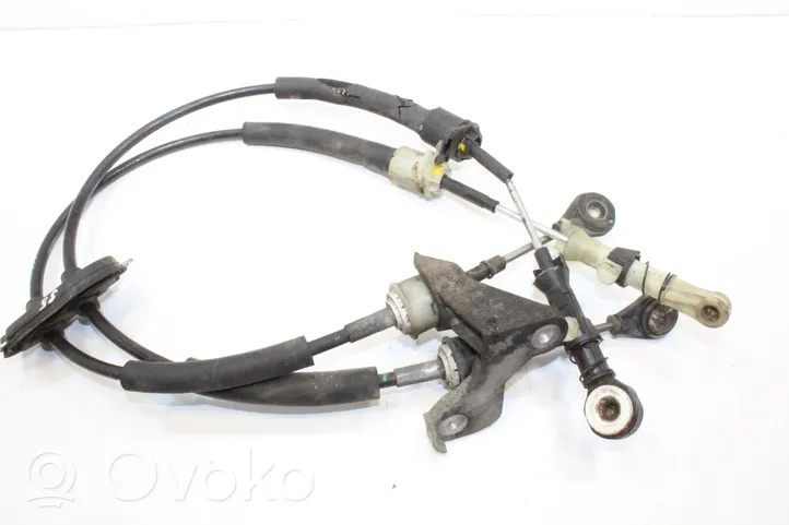 Opel Mokka X Gear shift cable linkage 