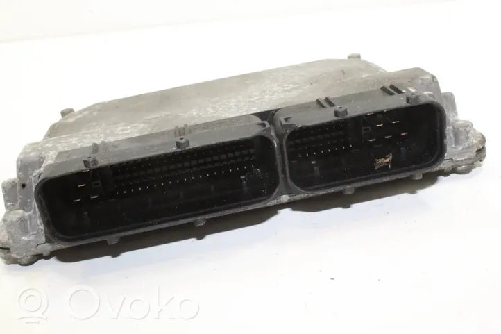 Volkswagen Polo VI AW Sterownik / Moduł ECU 03E906033L