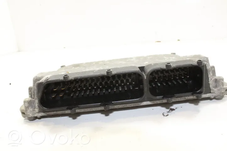 Volkswagen Polo VI AW Sterownik / Moduł ECU 03E906023D