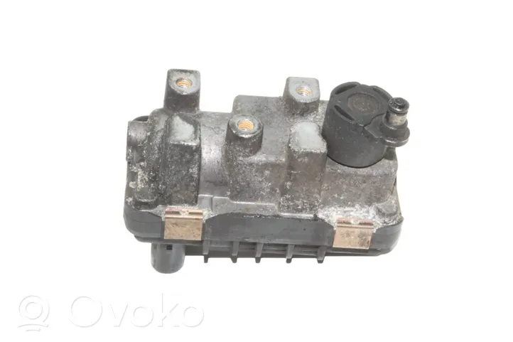 Land Rover Freelander 2 - LR2 Attuatore elettrico del turbocompressore 6NW009483