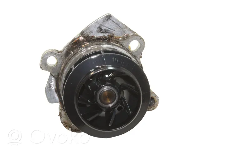 Volkswagen Tiguan Bomba de agua 038121019E