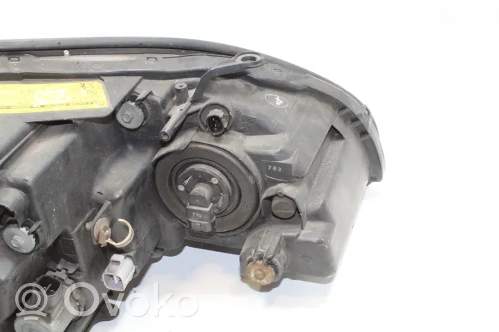 Lexus RX 330 - 350 - 400H Lampa przednia 