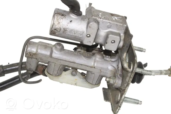 Lexus RX 330 - 350 - 400H Główny cylinder hamulca 13811010380