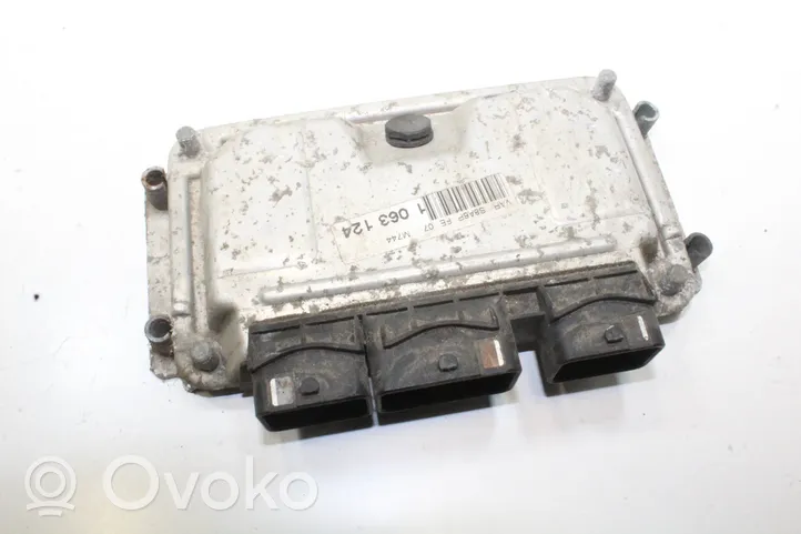 Citroen Saxo Moottorin ohjainlaite/moduuli 9637838780