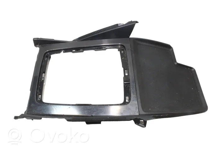 Mazda 6 Rivestimento in plastica cornice della leva del cambio GML864341