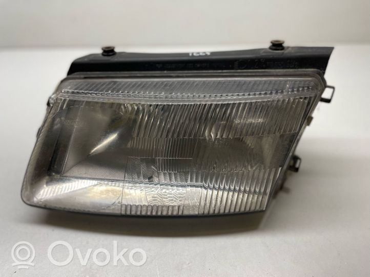 Volkswagen PASSAT B5 Headlight/headlamp 