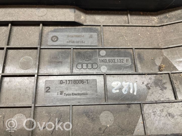 Audi Q3 8U Pokrywa skrzynki bezpieczników 