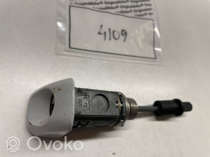 Audi Q3 8U Front door lock (next to the handle) 