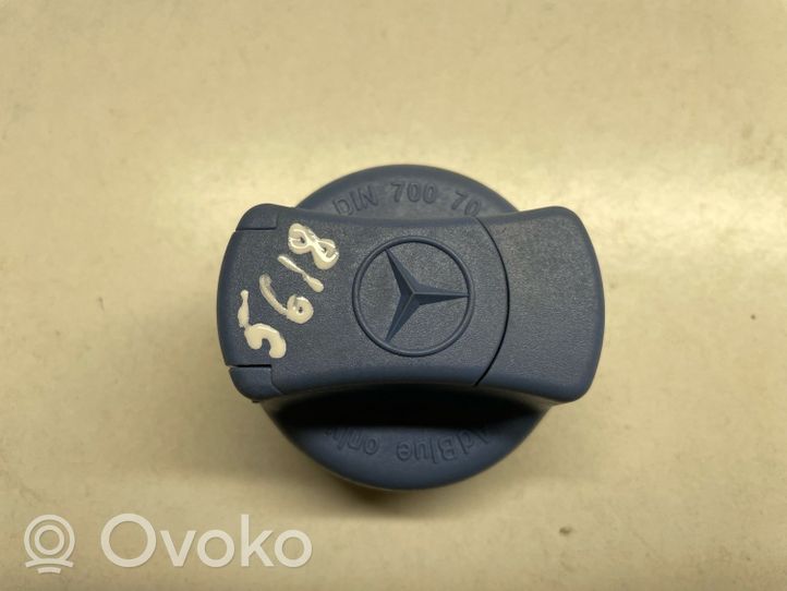 Mercedes-Benz Sprinter W906 Bouchon de réservoir Adblue A0004702705