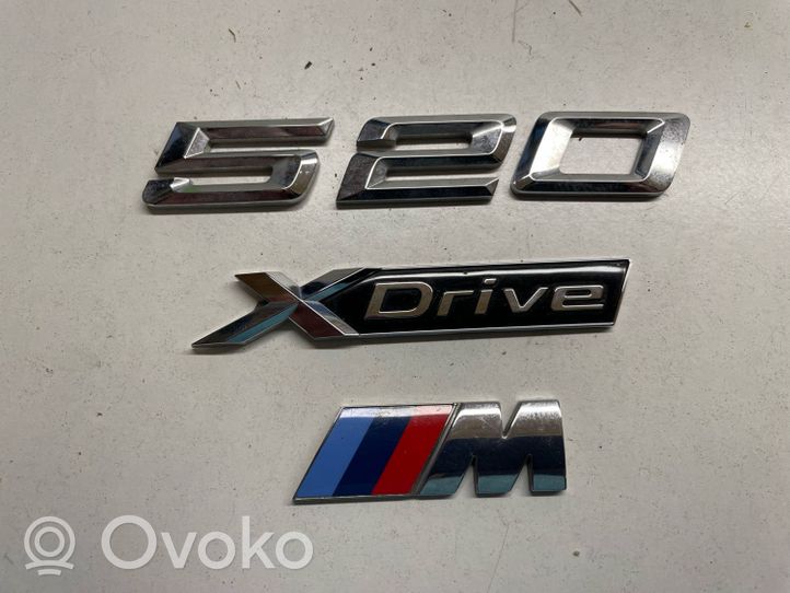 BMW 5 F10 F11 Gamintojo ženkliukas/ modelio raidės 51147318576