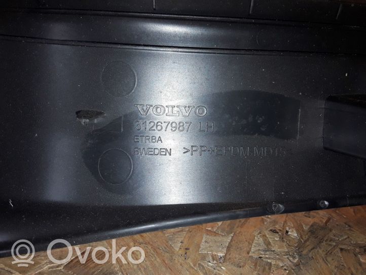 Volvo V40 Muu kynnyksen/pilarin verhoiluelementti 31267987