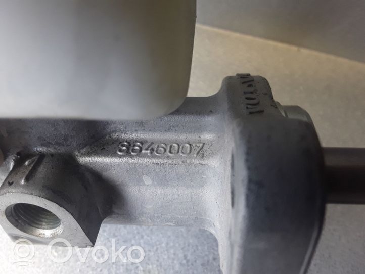 Volvo S60 Główny cylinder hamulca 8646007