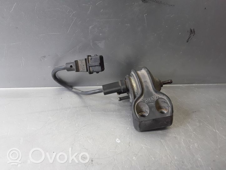 Volvo S70  V70  V70 XC Soupape à vide 1271890