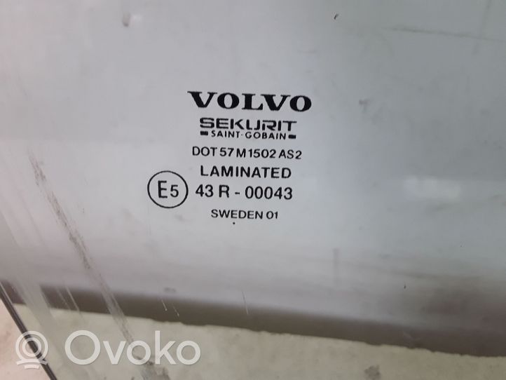 Volvo S60 Priekinis stiklas 