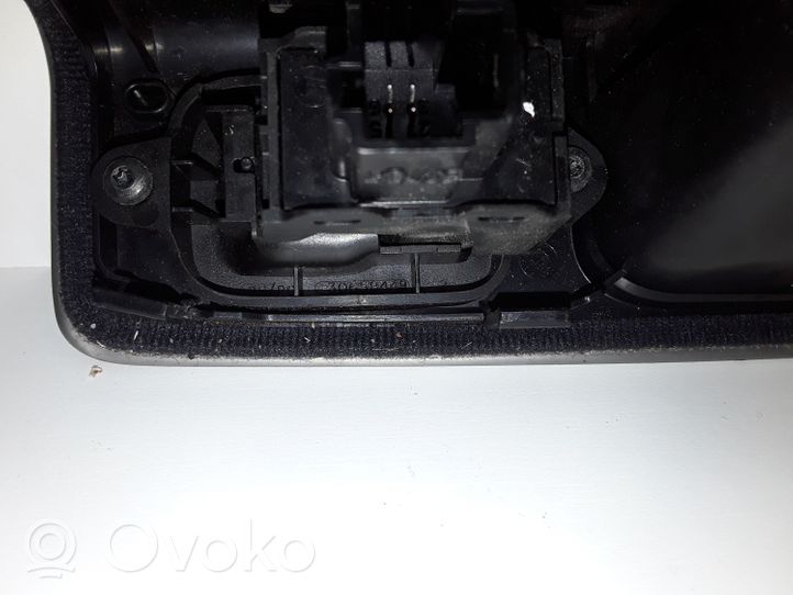 Volvo V50 Support bouton lève vitre porte arrière 30658449